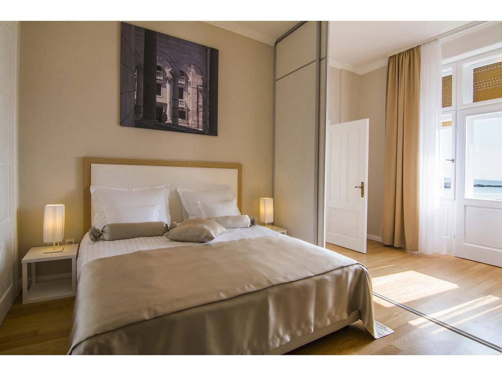 Riva Royal View Luxury Apartments Спліт Номер фото